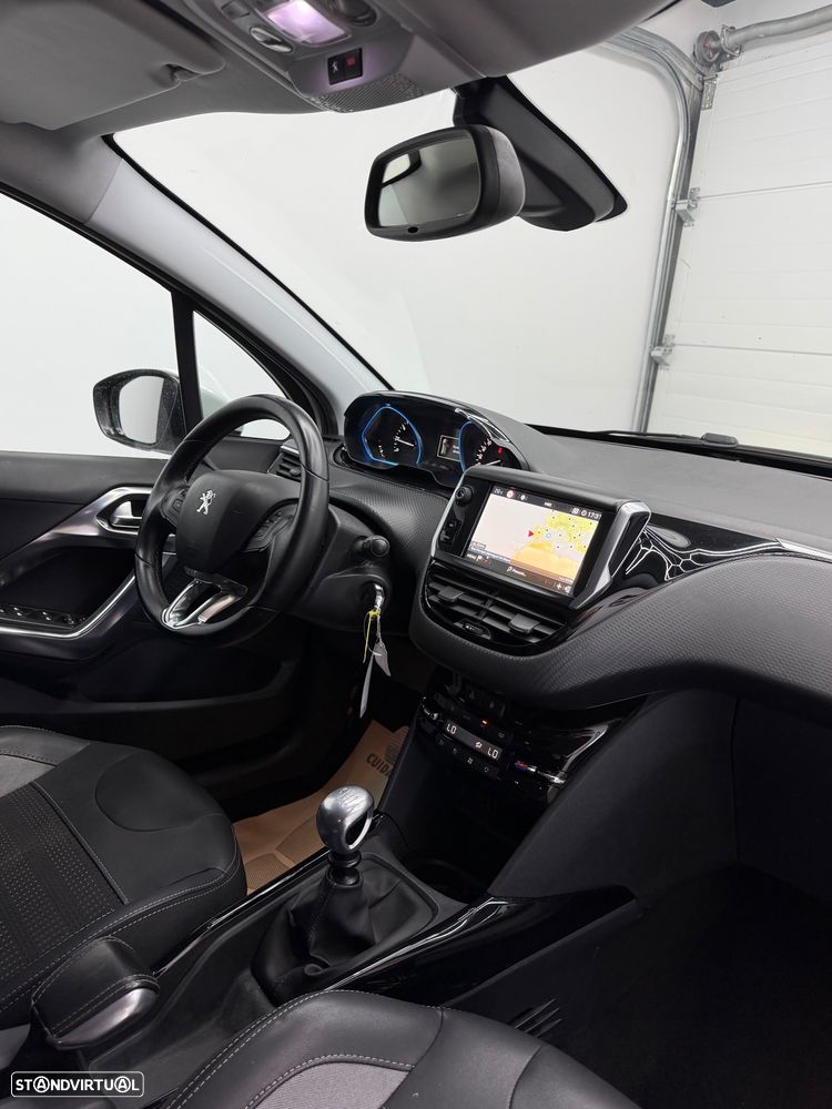 Peugeot 2008 1.2 PureTech Allure - 20