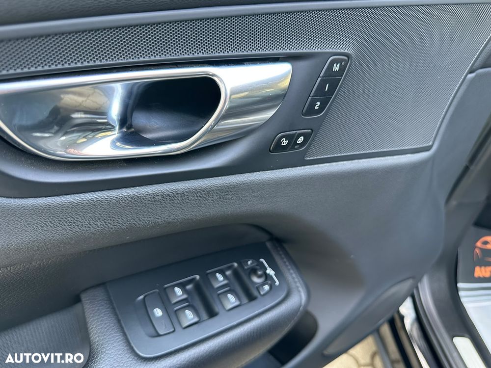 Volvo XC 60 B4 MHEV AT8 FWD Inscription - 11
