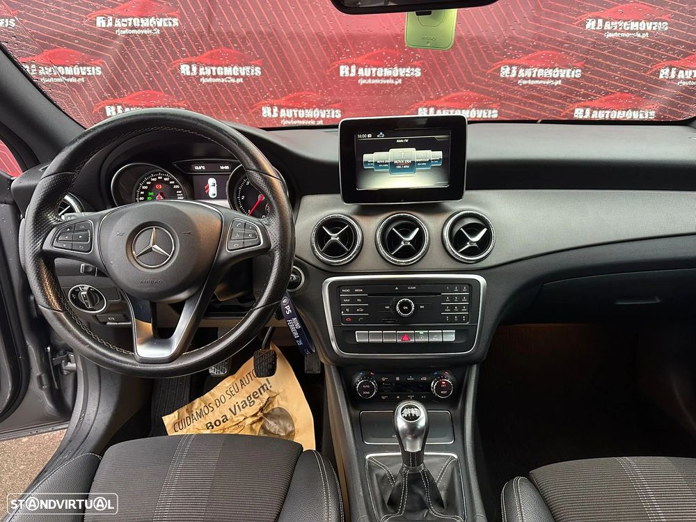 Mercedes-Benz CLA 180 d BlueEFFICIENCY Edition - 14