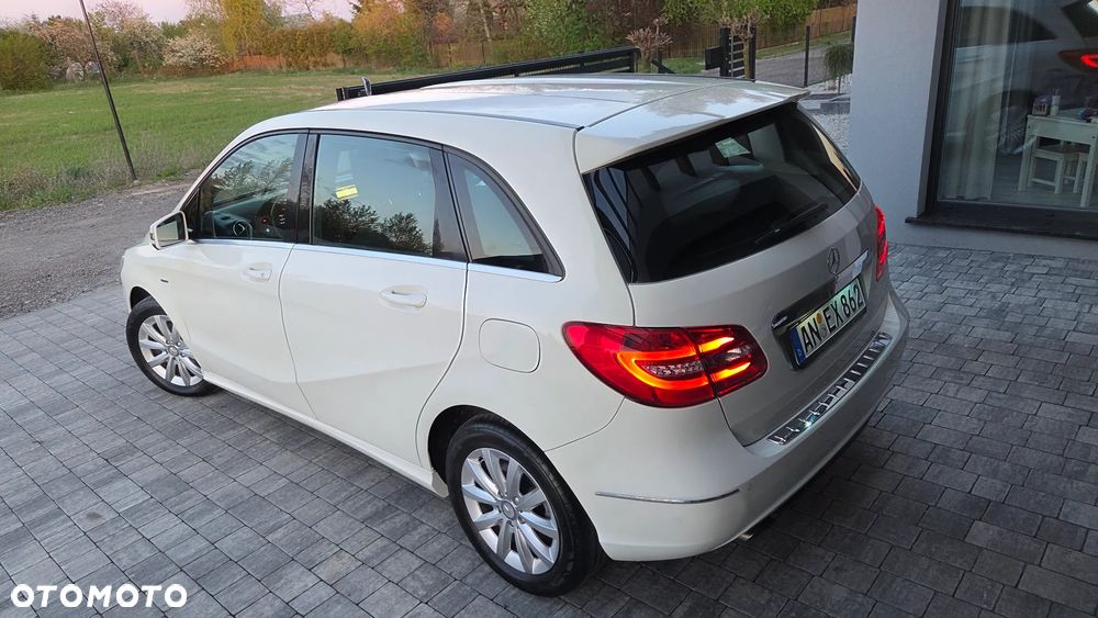 Mercedes-Benz Klasa B 180 (BlueEFFICIENCY) - 26