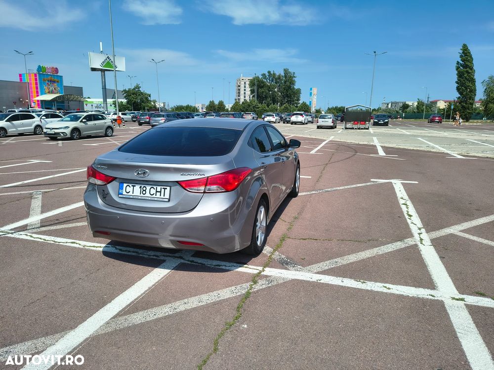 Hyundai Elantra 1.6 MPi - 3