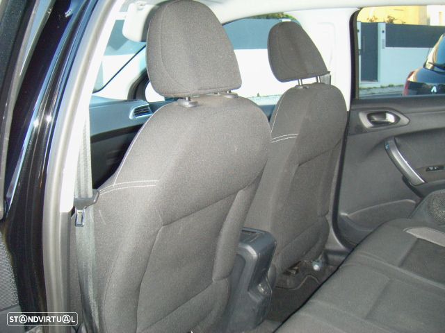 Peugeot 2008 1.2 PureTech Style - 35