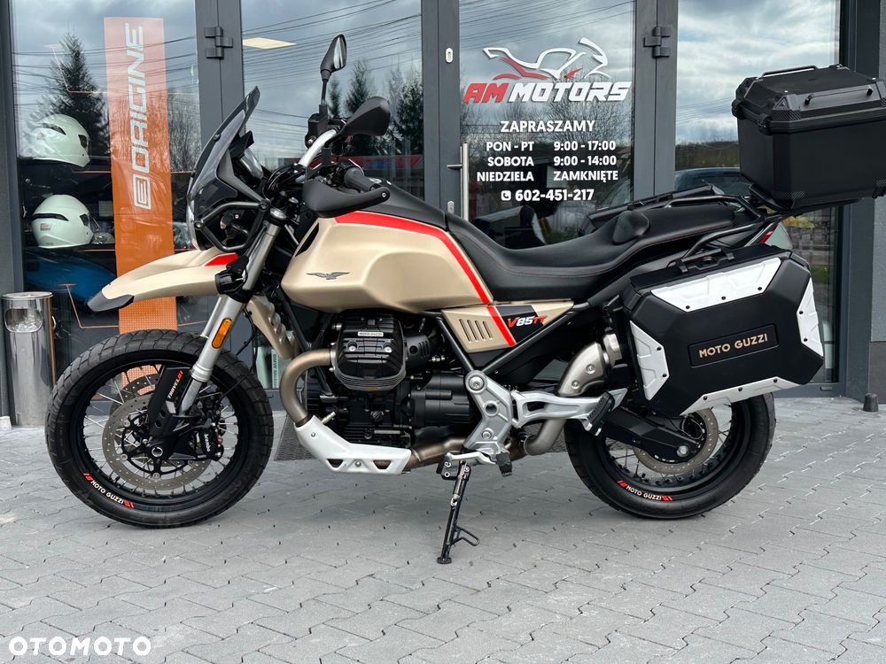 Moto Guzzi V85 - 27