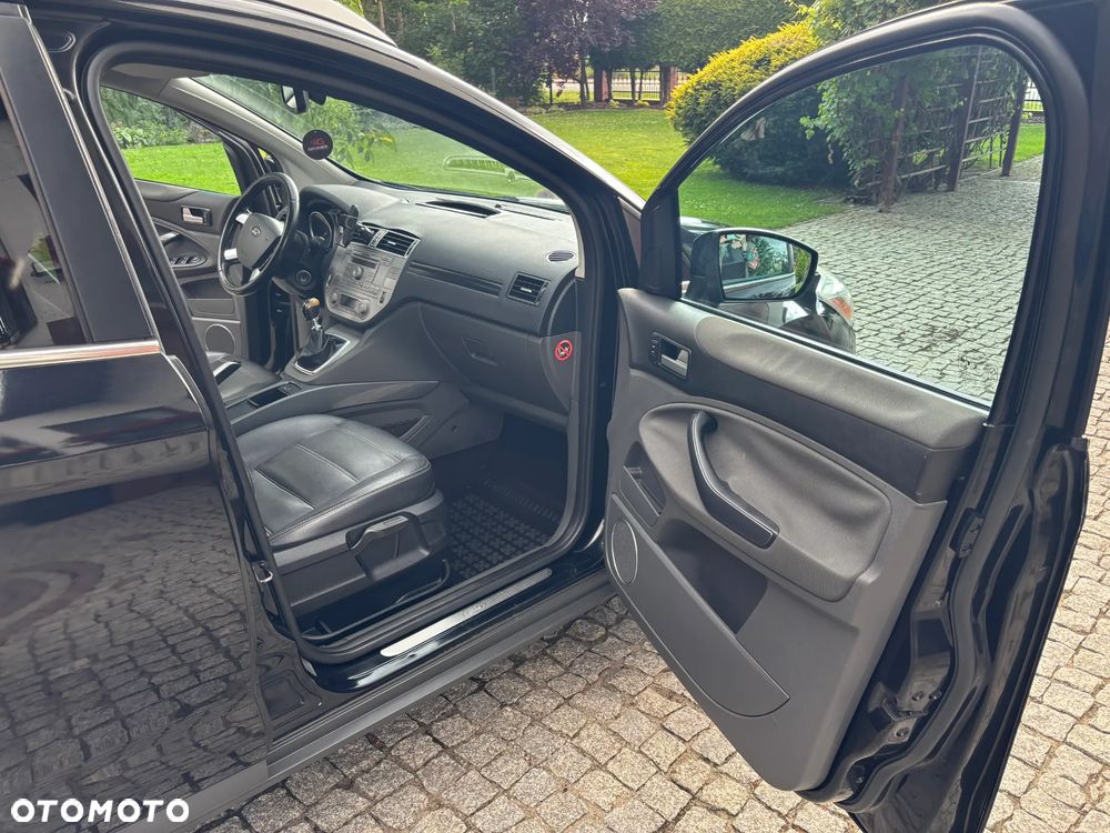 Ford Kuga 2.0 TDCi 4x4 Titanium - 10