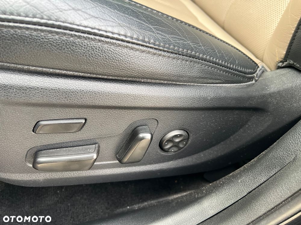 Hyundai Santa Fe 2.4 GDI 4WD SEVEN Premium - 16