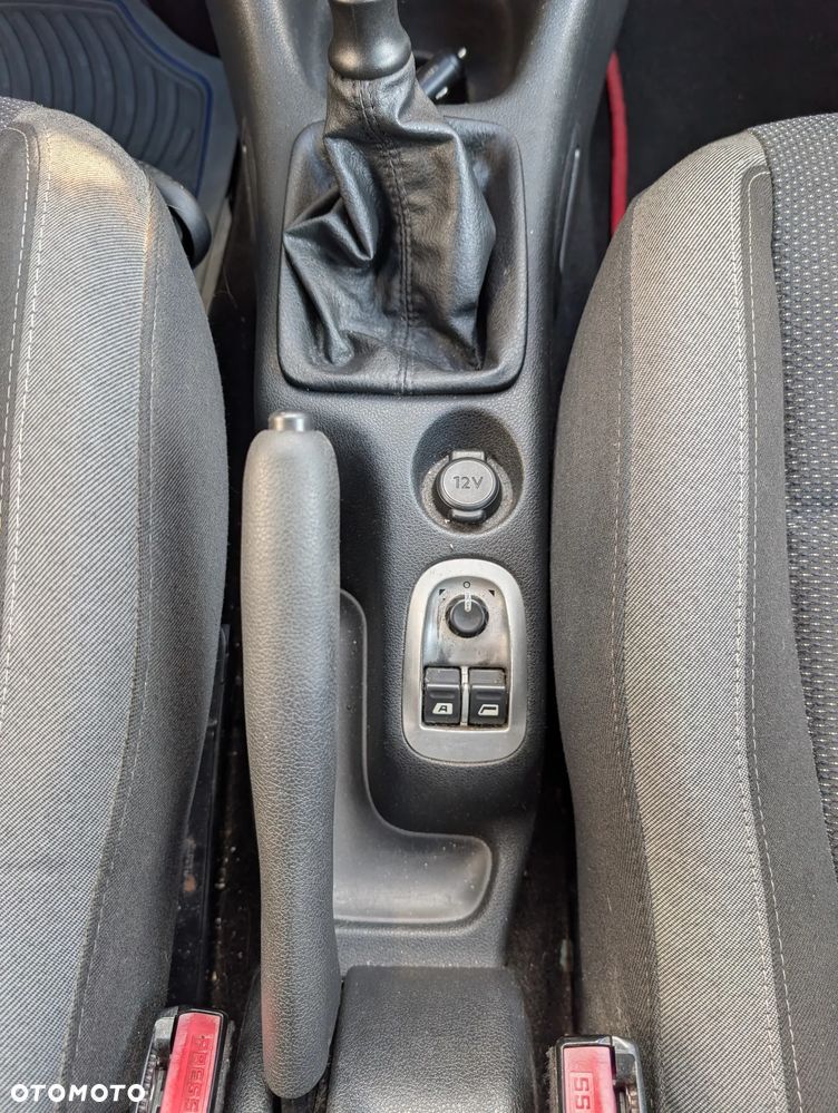 Peugeot 206 plus - 19