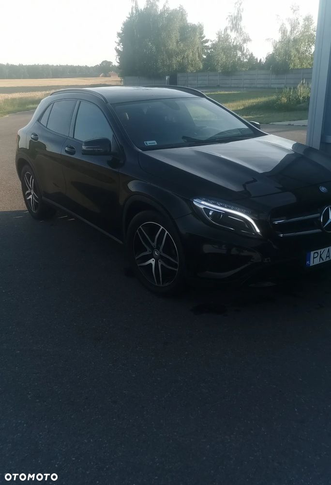 Mercedes-Benz GLA 180 - 2