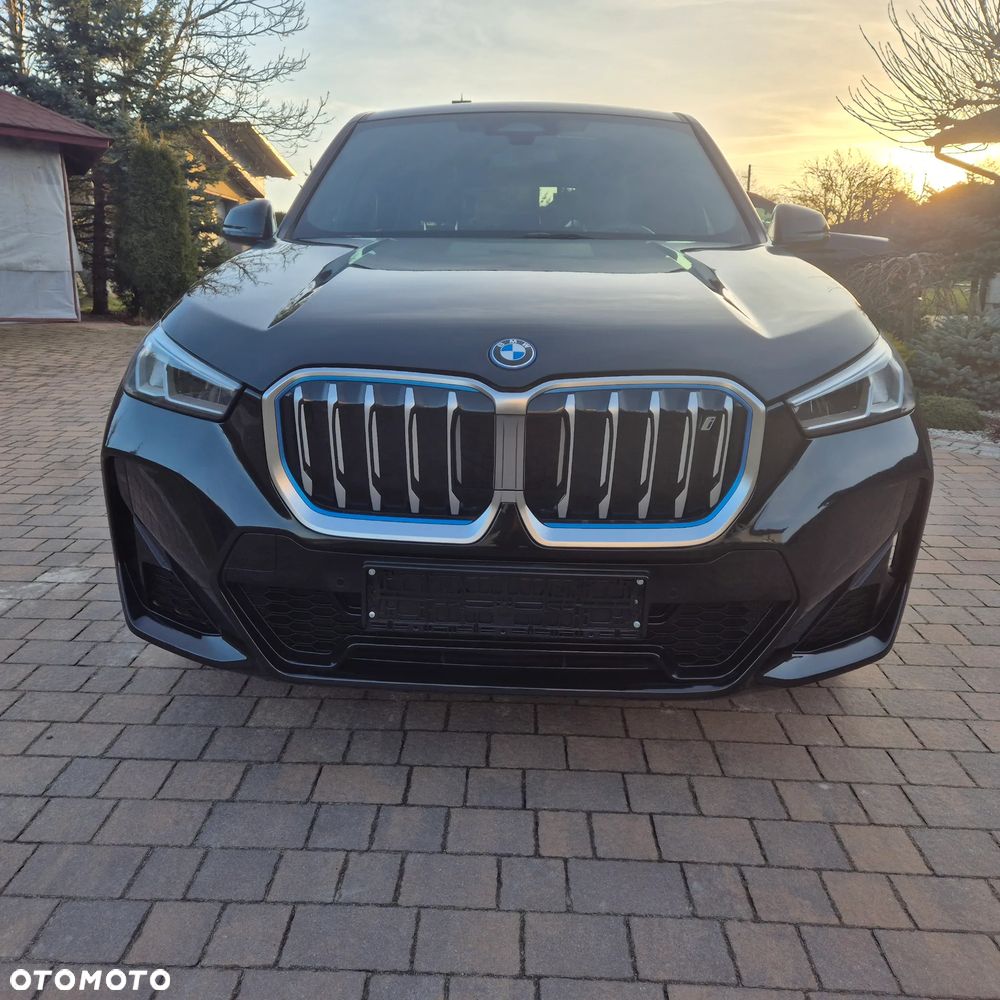 BMW iX1 xDrive30 M Sportpaket - 10