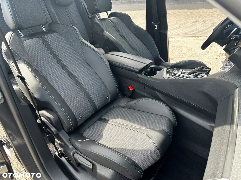 Peugeot 3008 BlueHDi 130 Stop & Start EAT8 Allure - 22