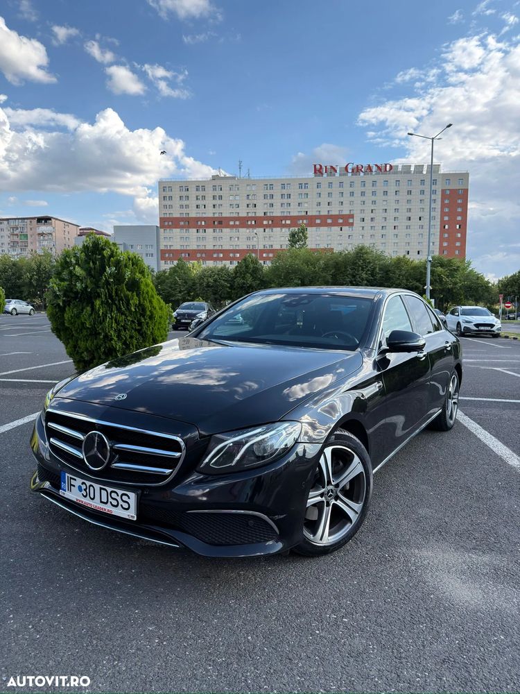 Mercedes-Benz E 220 d Aut. - 1