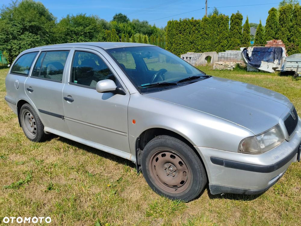 Skoda Octavia 1.6 Combi - 4