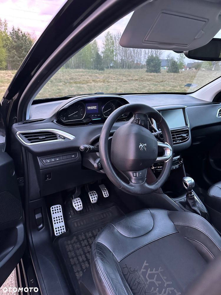 Peugeot 208 ver-1-6-e--hdi-allure-stt - 10