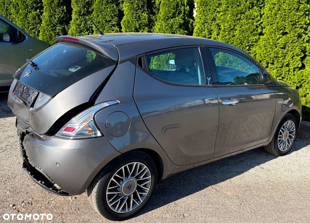 Lancia Ypsilon 1.2 8V Gold - 31