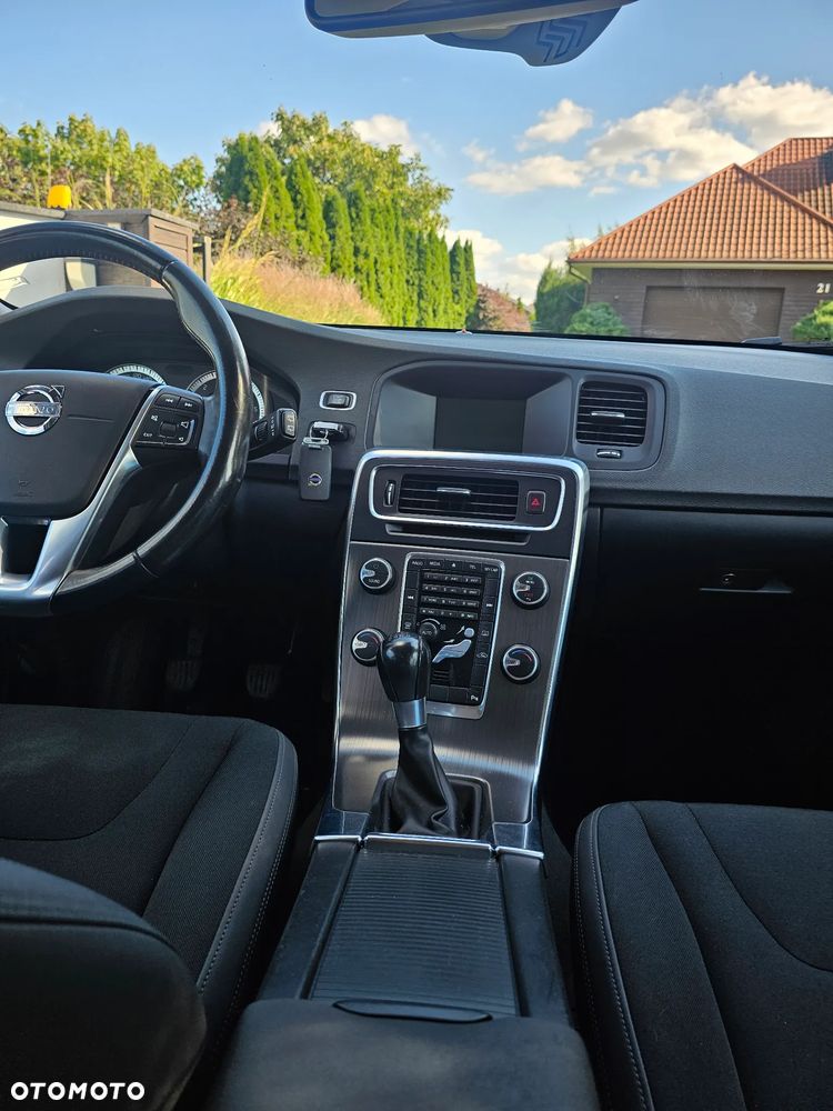 Volvo V60 D4 Momentum - 16