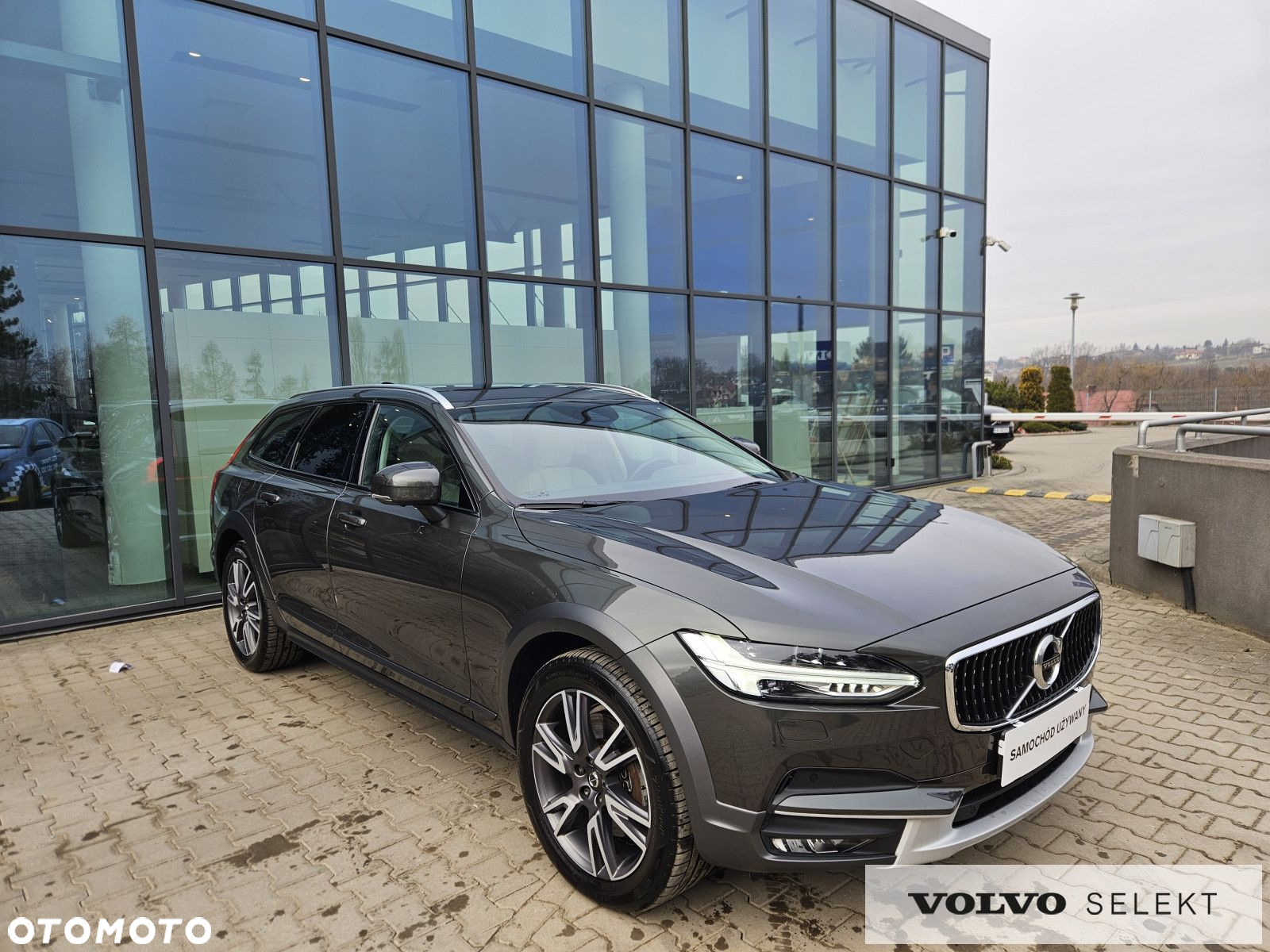 Volvo V90 Cross Country - 5