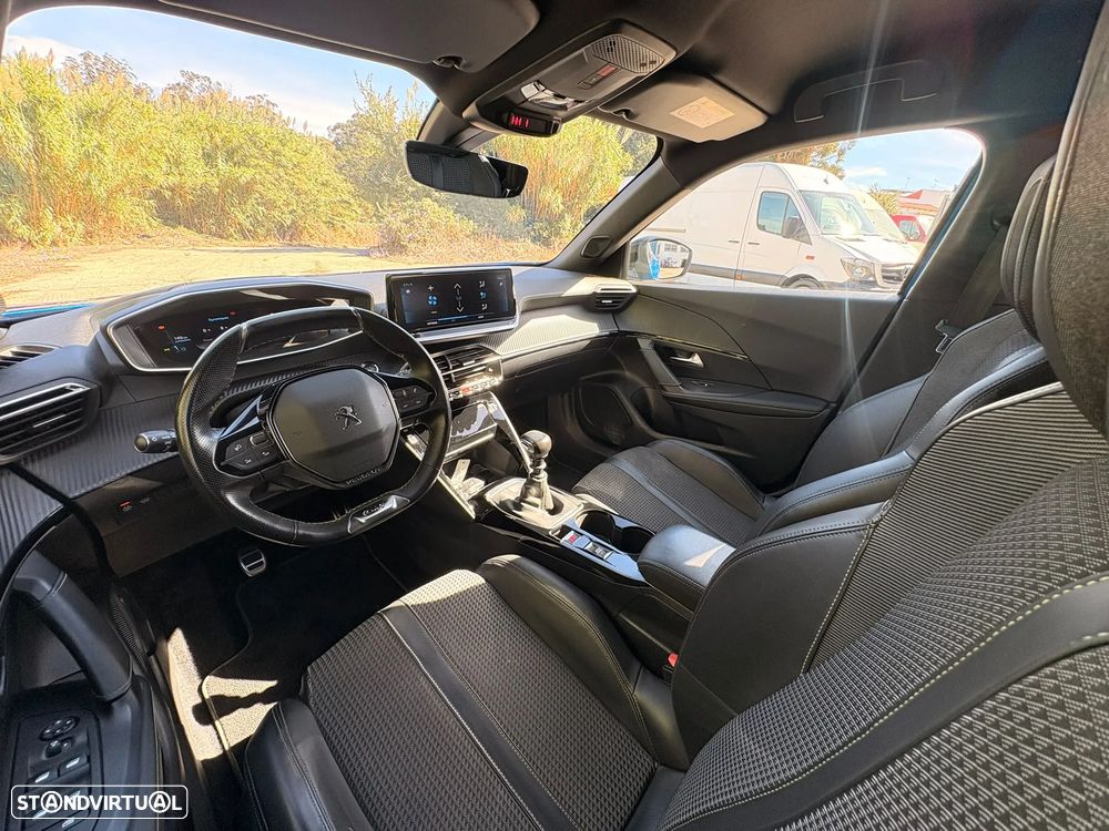 Peugeot 2008 1.2 PureTech GT Line - 26