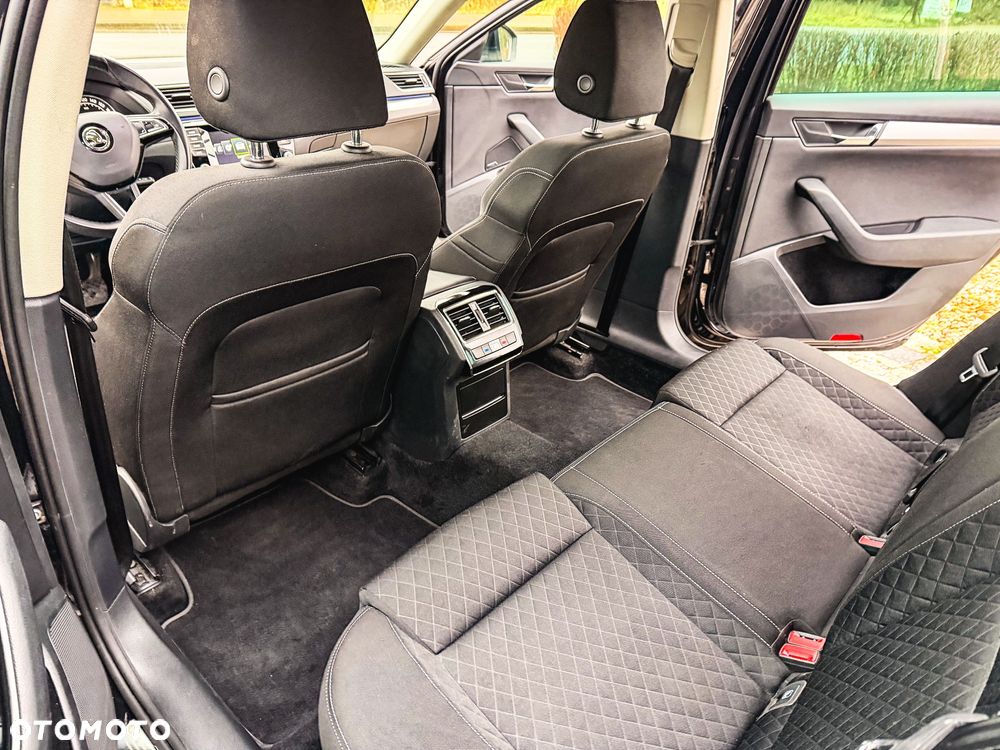 Skoda Superb 2.0 TDI DSG Ambition - 28