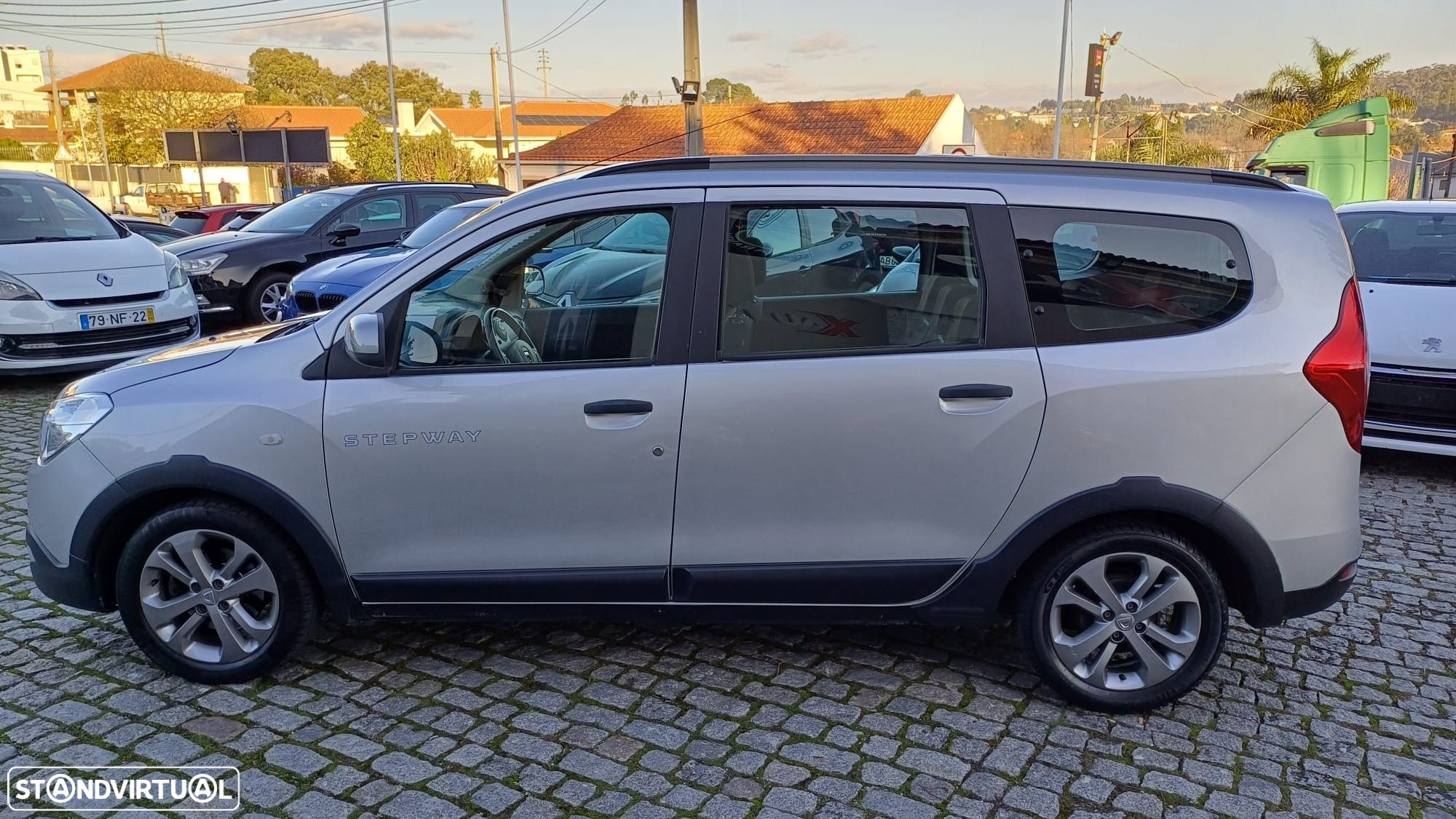 Dacia Lodgy 1.5 dCi Stepway 7L - 8