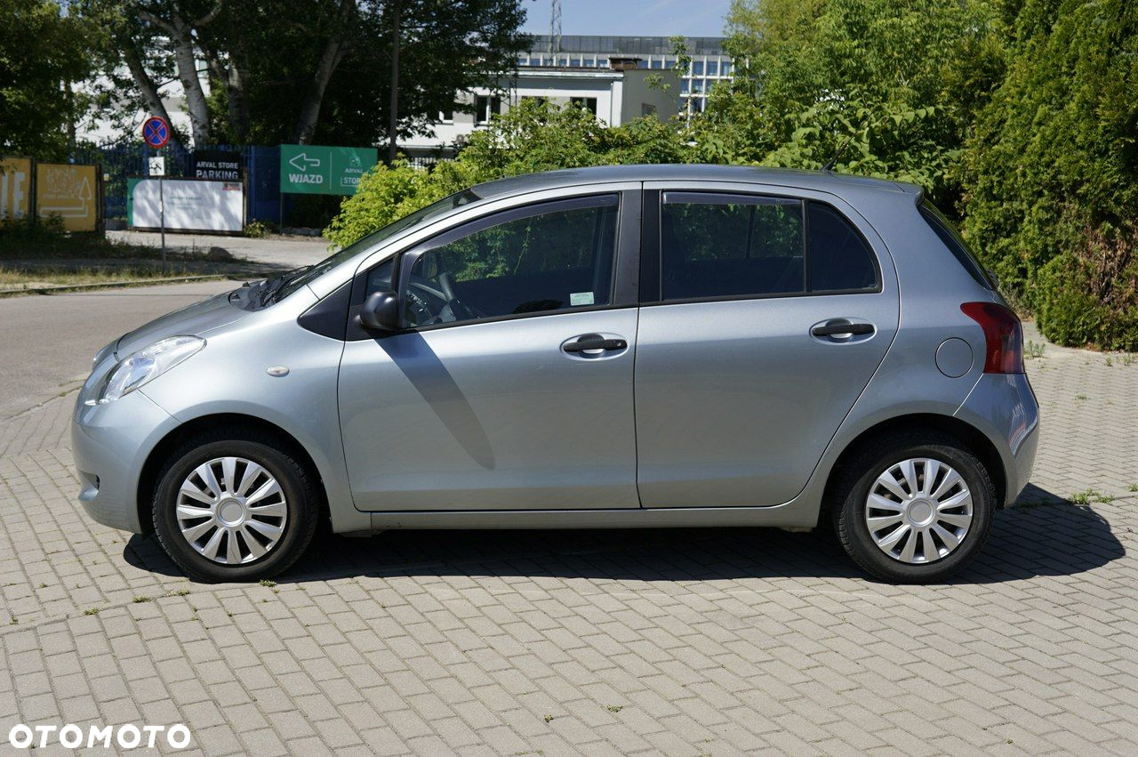 Toyota Yaris - 4
