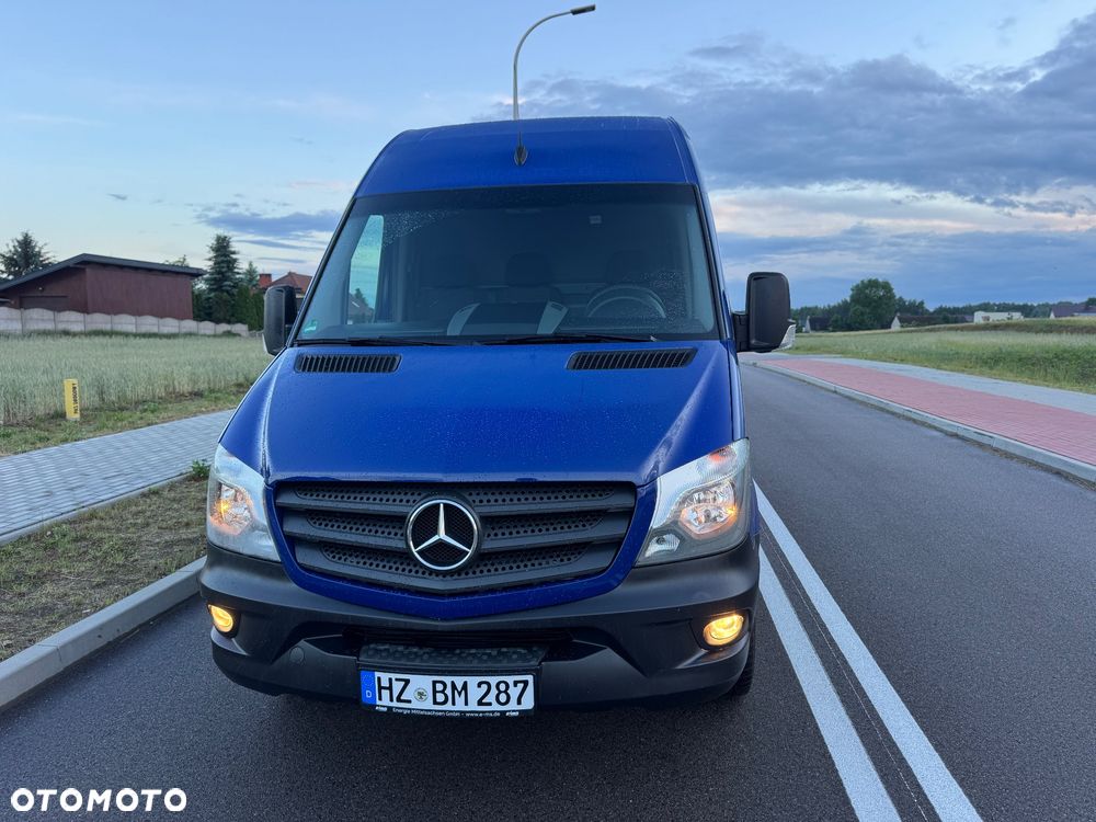 Mercedes-Benz Sprinter - 2