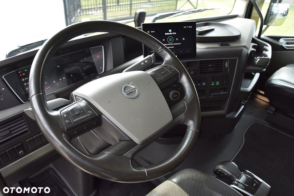 Volvo FH5 540 EURO6 / GLOBETROTTER XL / FULL-LED / KLIMA POSTOJOWA / NAWIGACJA / KAMERY / ALU FELGI / SKÓRY / CAŁY NA PODUSZKACH / TV / FULL OPCJA / STAN IDEALNY ! ! ! - 31