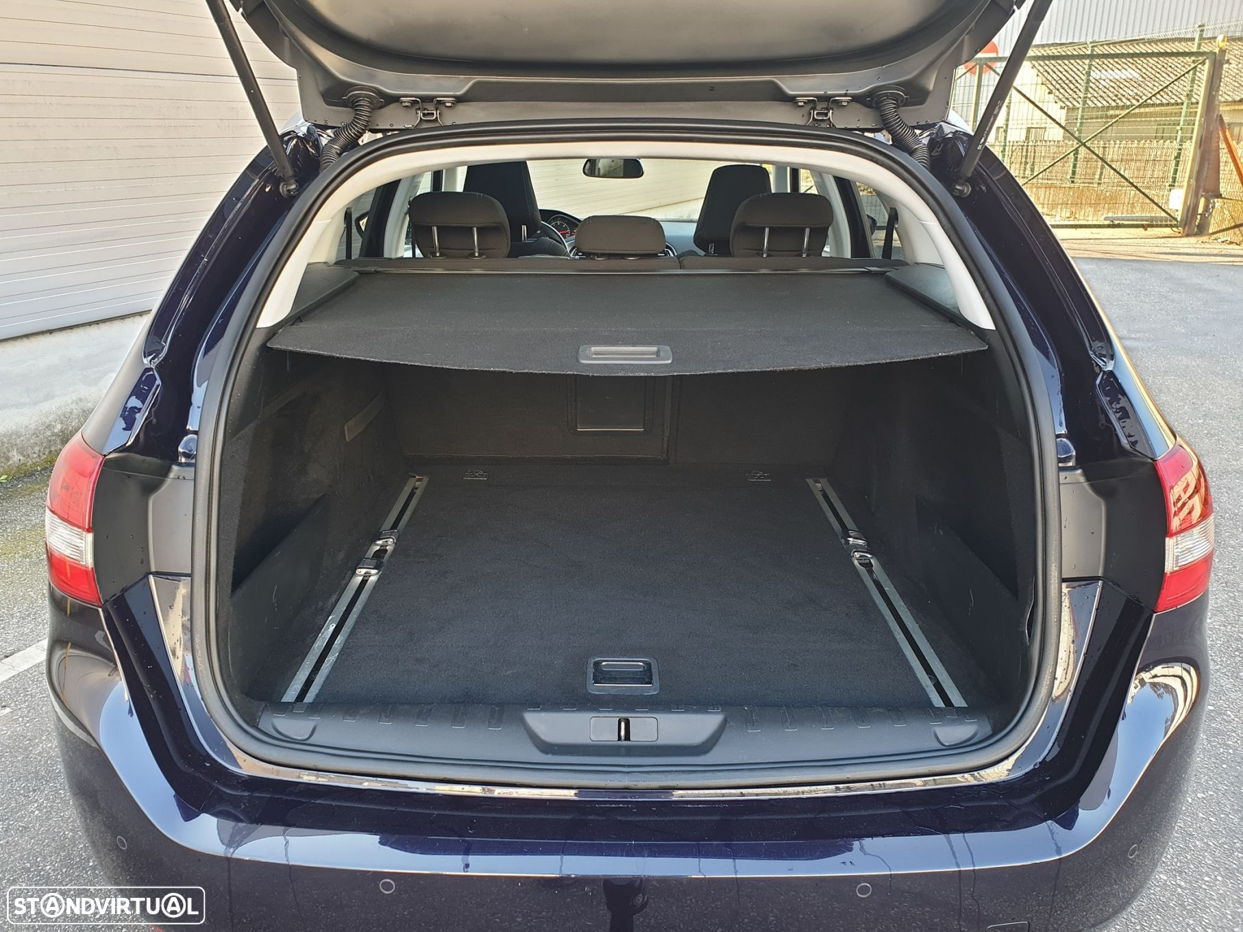 Peugeot 308 SW 1.6 BlueHDi Allure - 12