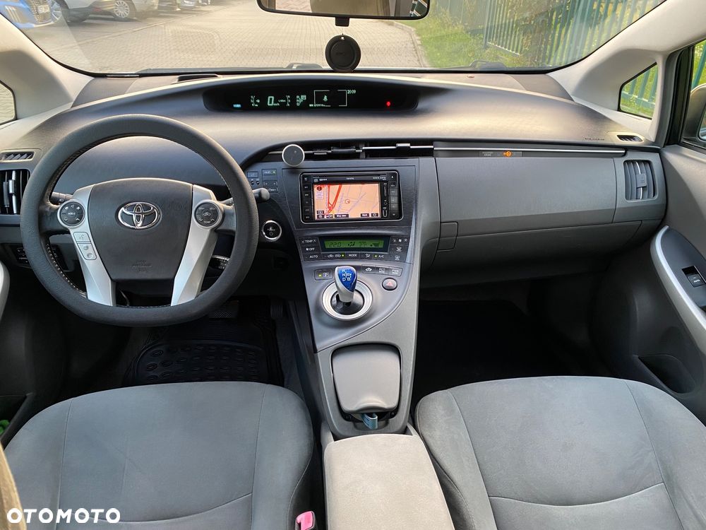 Toyota Prius - 12