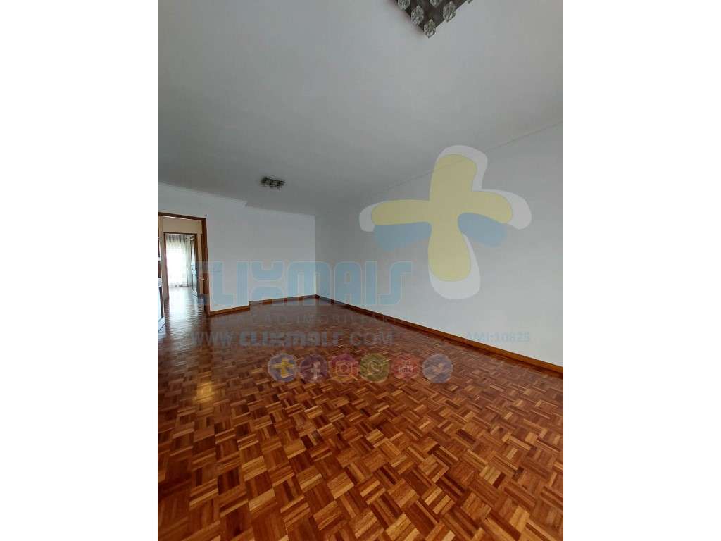 Fantástico Apartamento T3 com Terraço e Vistas Deslumbrantes em Braga! - Grande imagem: 5/16
