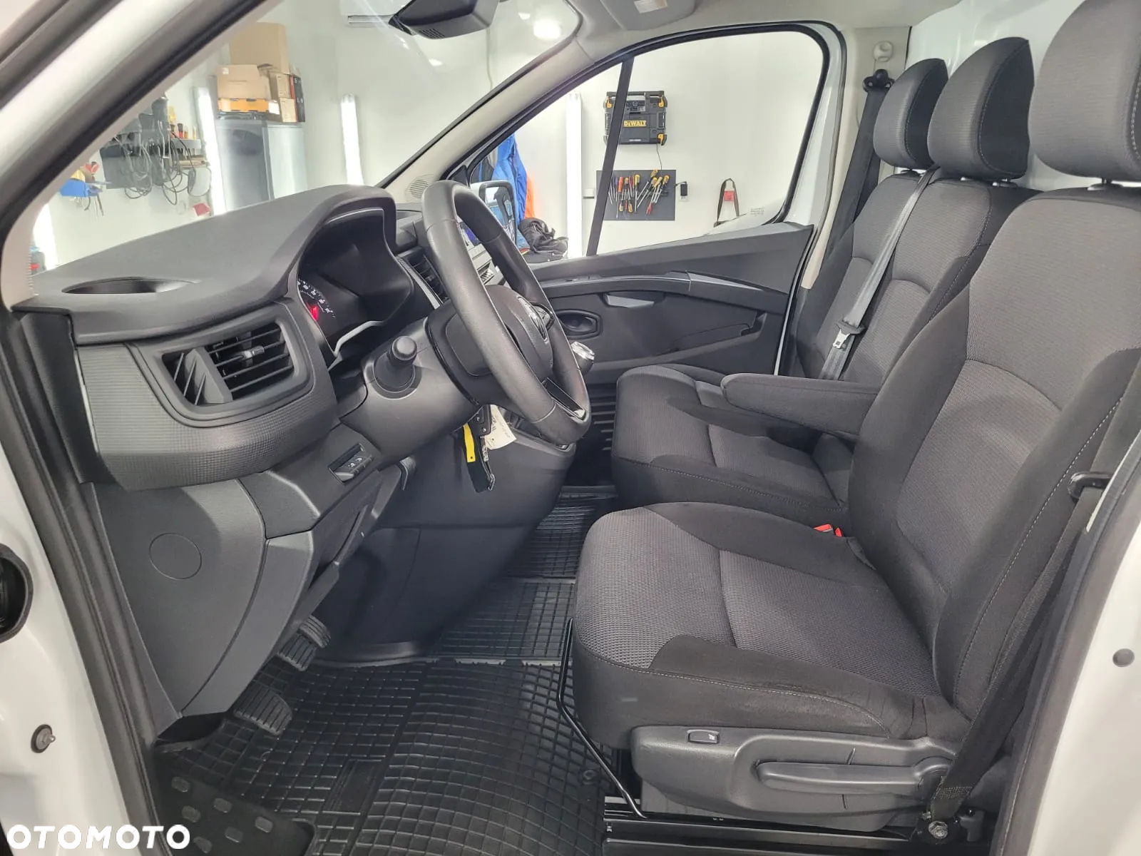 Renault Trafic - 26