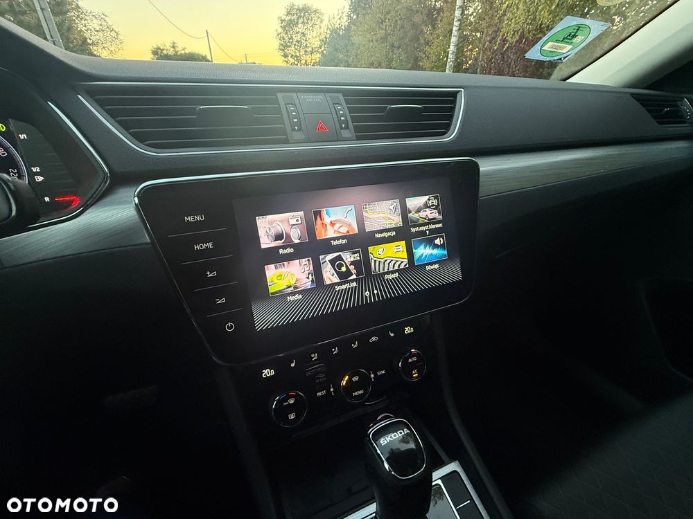 Skoda Superb 2.0 TDI DSG Premium Edition - 28