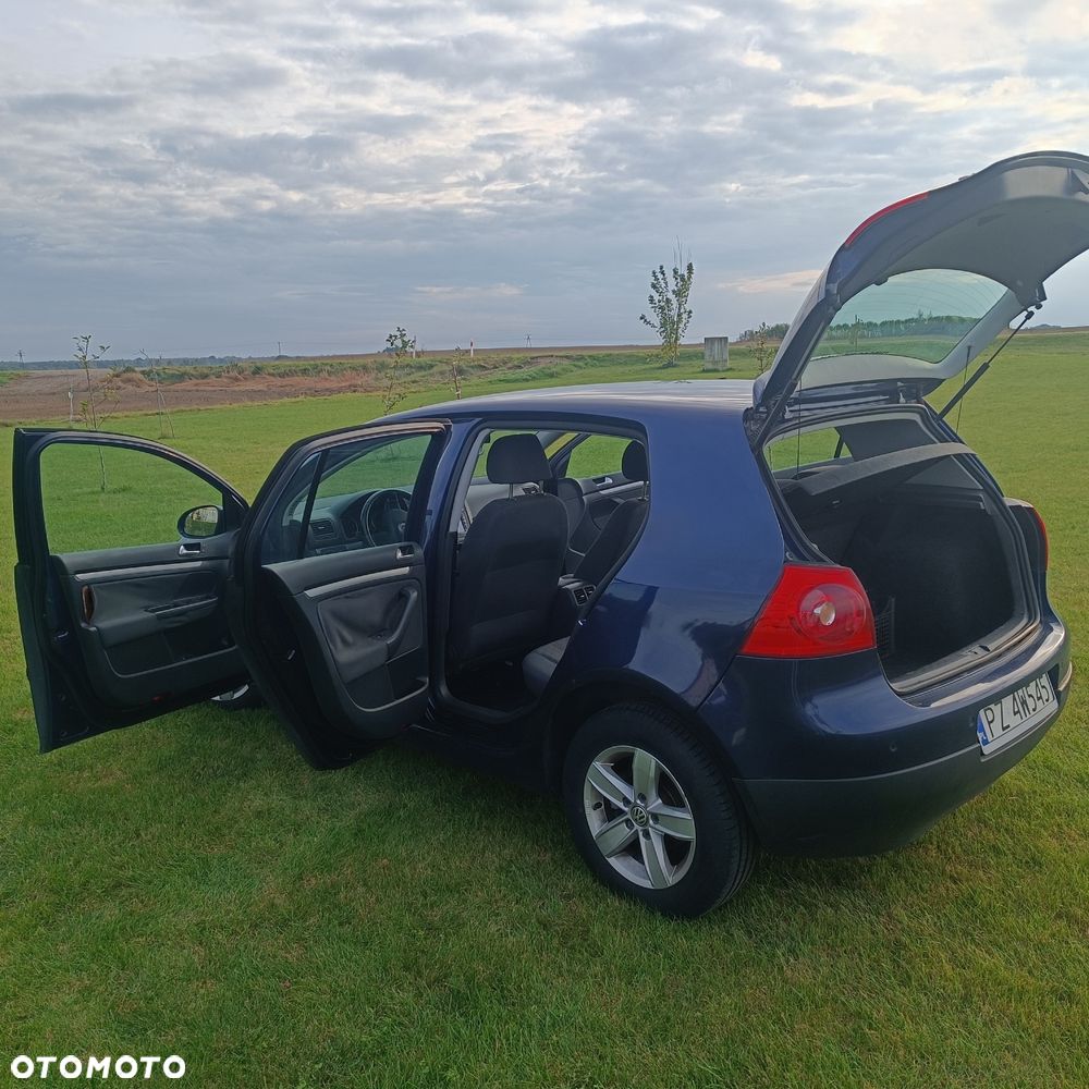 Volkswagen Golf - 5