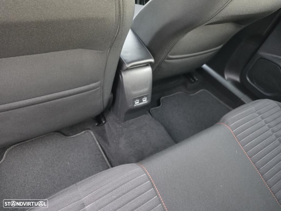 Peugeot e-2008 50 kWh Active Pack - 23