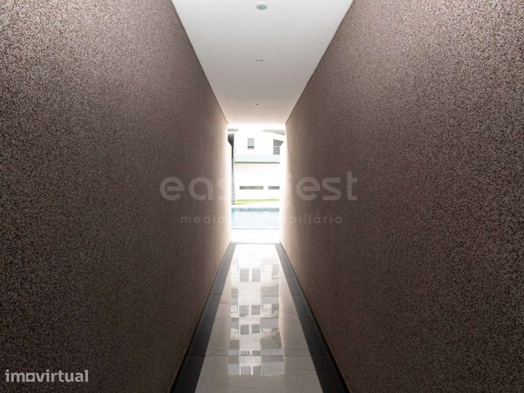 Apartamento T3, Novo, piscina, garagem, arrecadação - Quelfes, Olhão - Grande imagem: 3/36