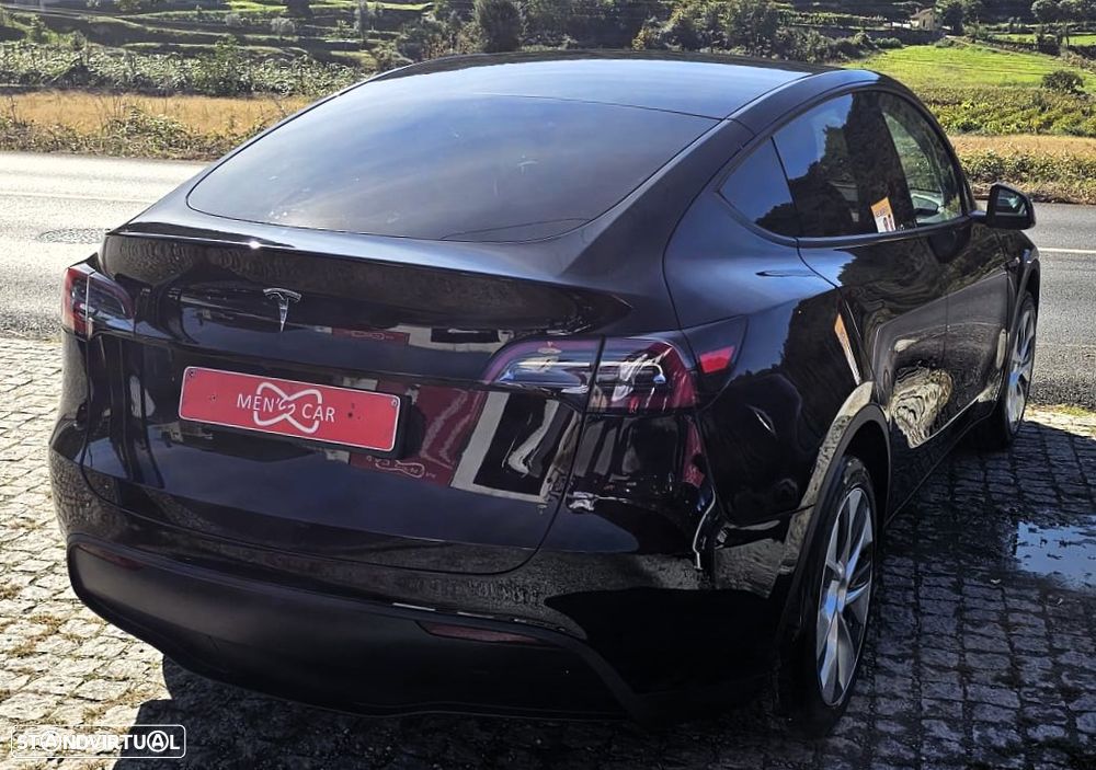 Tesla Model Y - 2