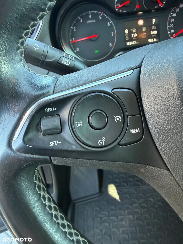 Opel Grandland X 1.6 T Design&Tech S&S - 17