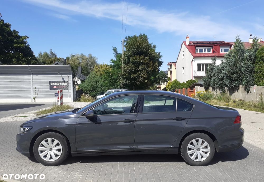 Volkswagen Passat - 2