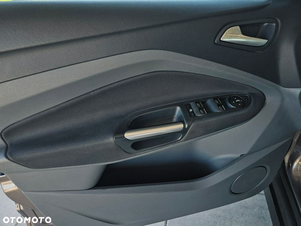 Ford Grand C-MAX - 11
