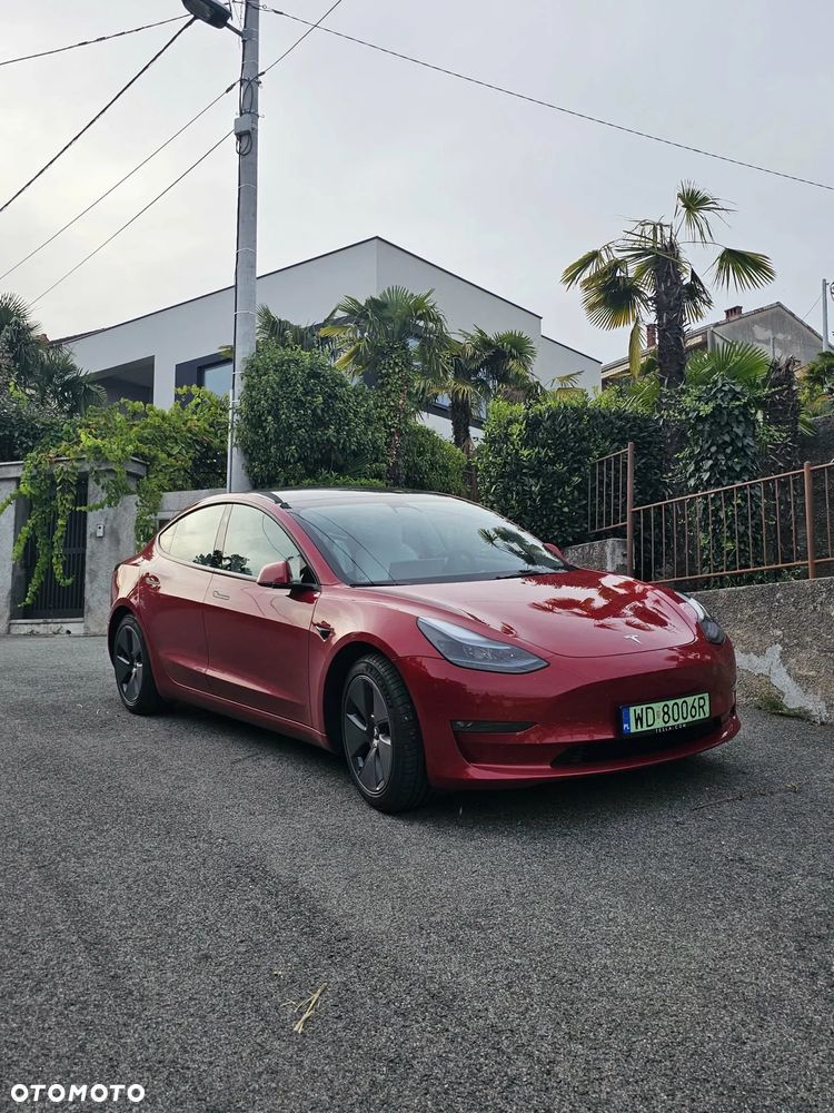 Tesla Model 3 - 1