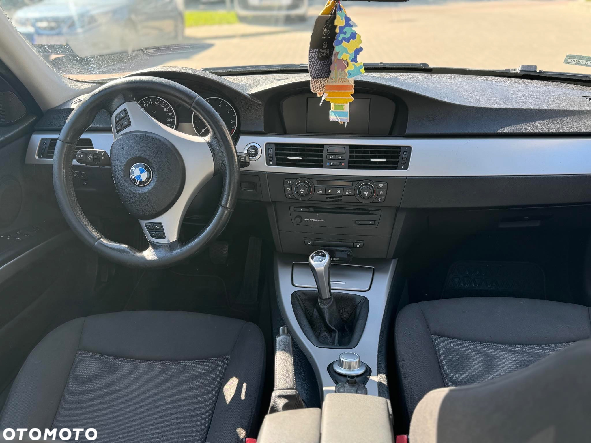 BMW Seria 3 320i - 13