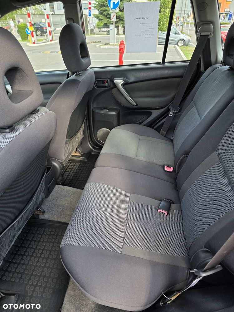 Toyota RAV4 2.0 D-4D 4x4 - 13