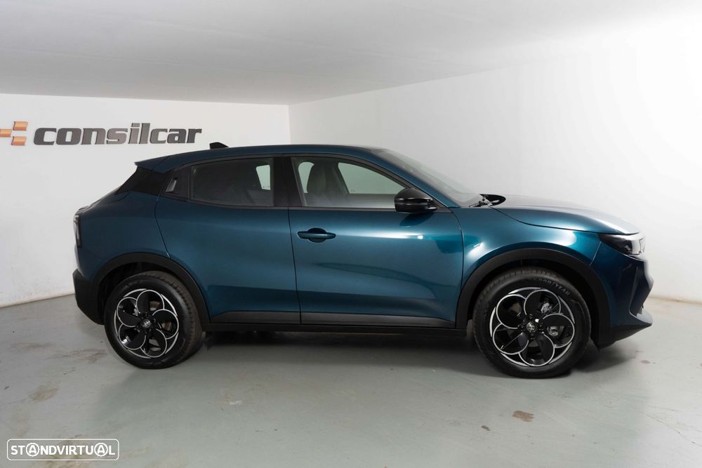 Alfa Romeo Junior Elletrica 50 kWh Launch Edition - 7