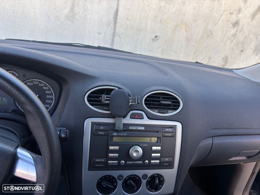 Ford Focus SW - 12