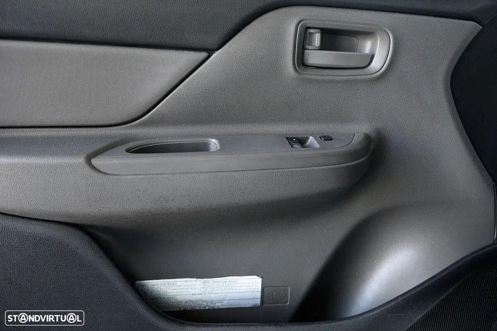 Mitsubishi L200 - 28