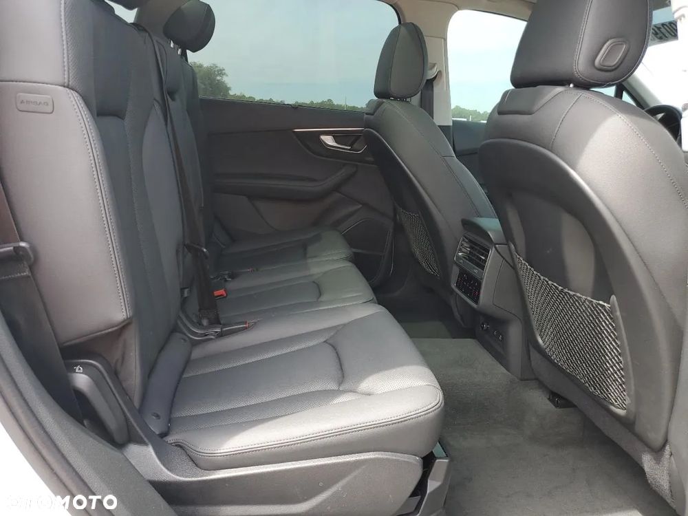 Audi Q7 - 10