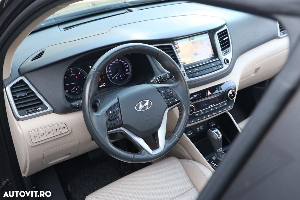 Hyundai Tucson 2.0 CRDI 4WD Automatik Advantage - 27