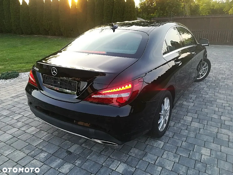 Mercedes-Benz CLA 180 AMG Line - 5