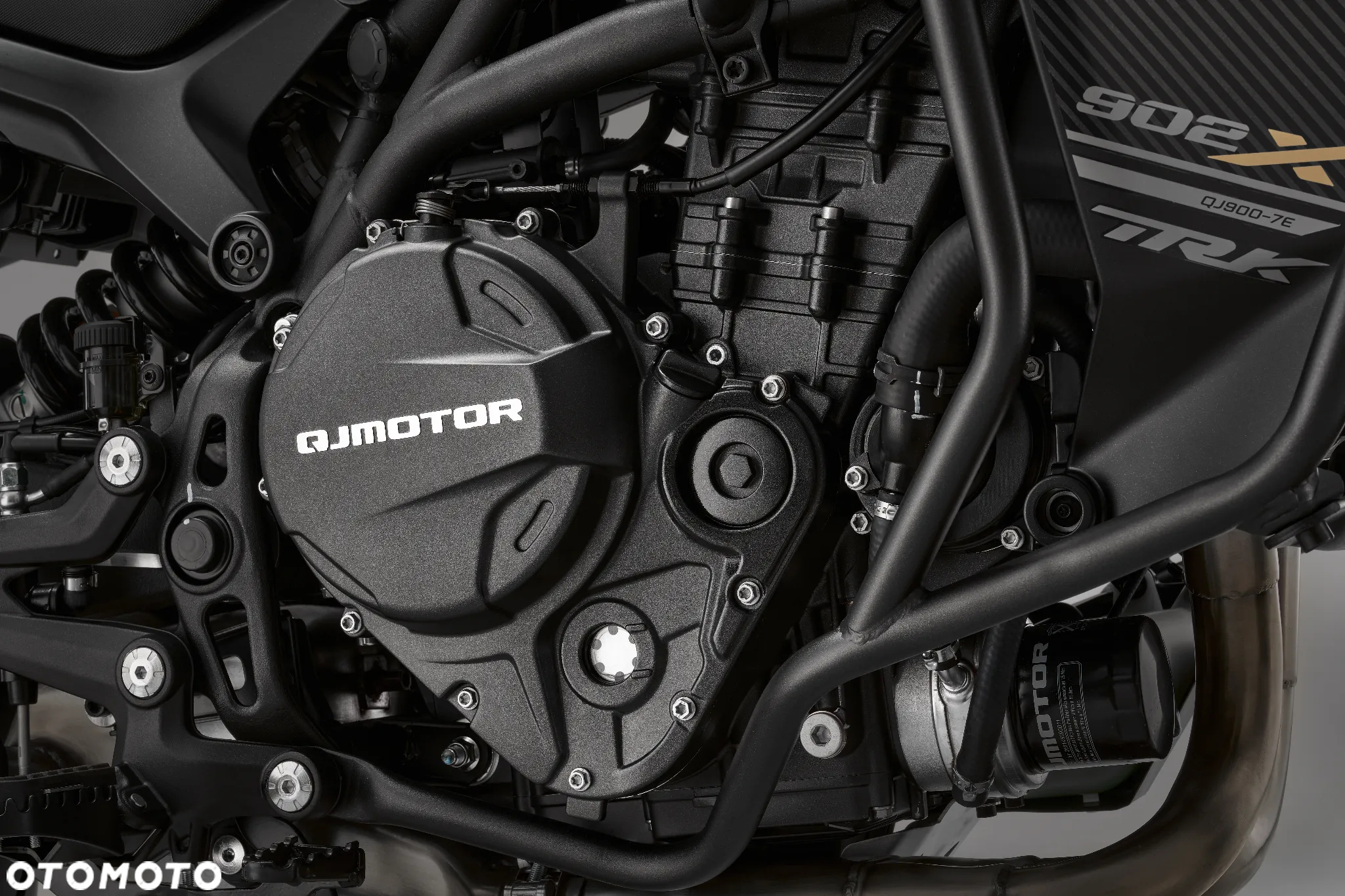 QJMOTOR 900 SX - 8