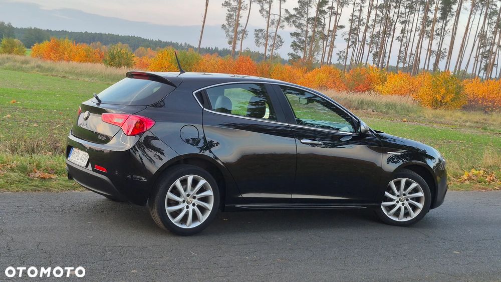 Alfa Romeo Giulietta 2012 photo 5