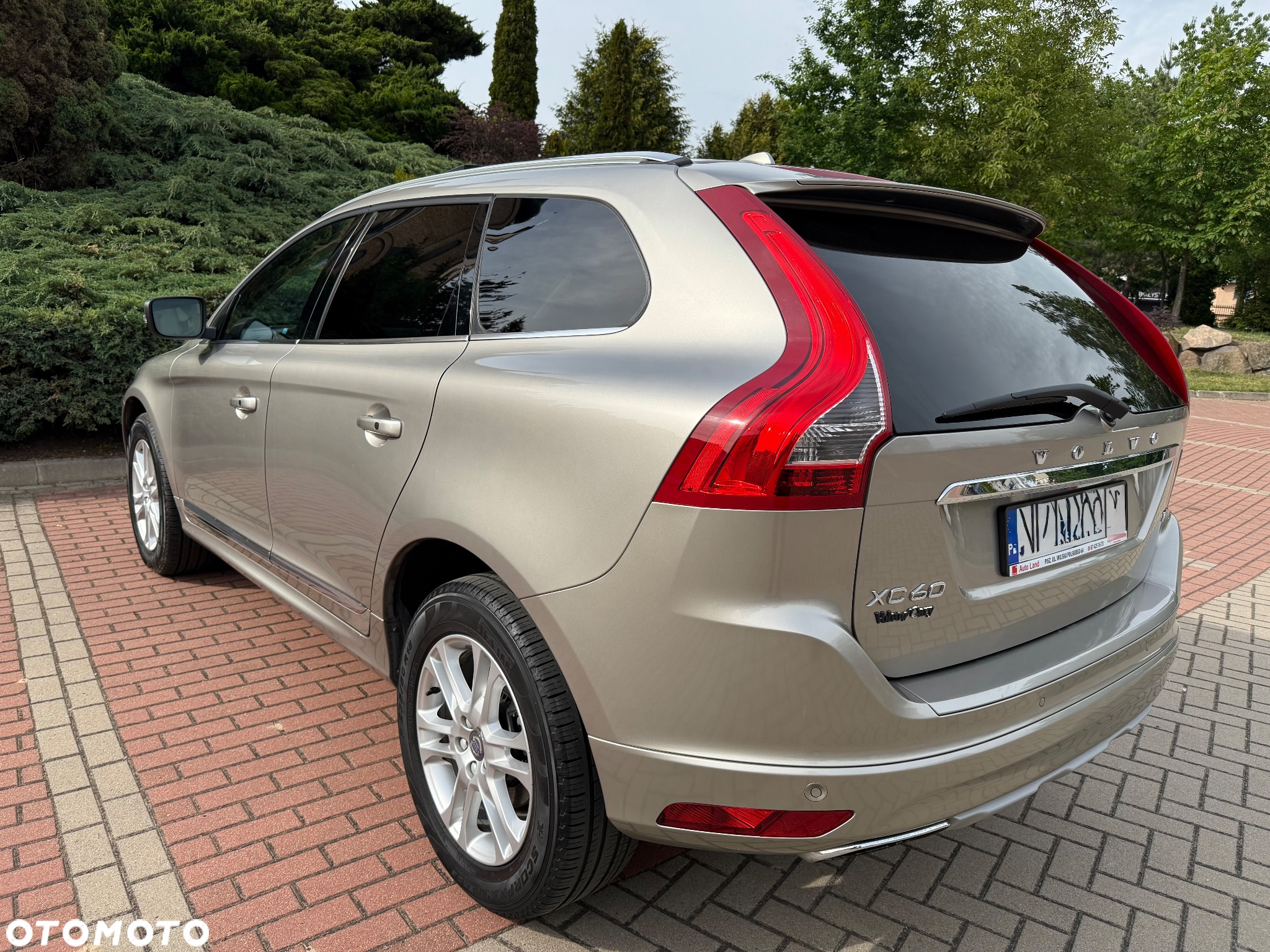 Volvo XC 60 T5 Drive-E Momentum - 4