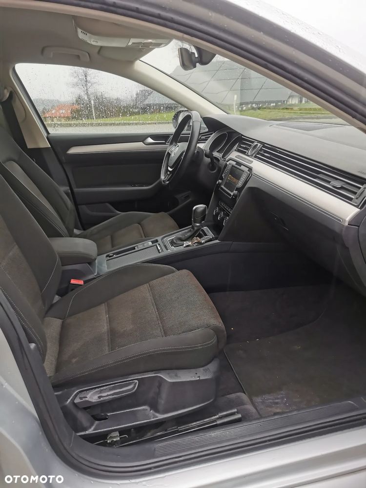 Volkswagen Passat 2.0 TDI (BlueMotion Technology) DSG Comfortline - 35